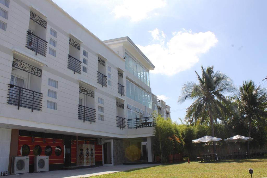 The Reef Hotel And Residences Olongapo Ngoại thất bức ảnh